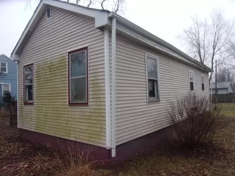 403 Elm St, Le Roy, IL 61752 photo 3
