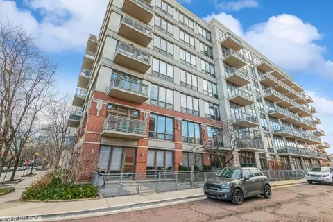 1000 N Kingsbury St #409, Chicago, IL 60610