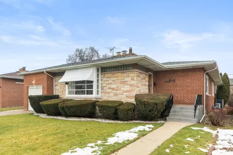 9641 S Avers Ave, Evergreen Park, IL 60805