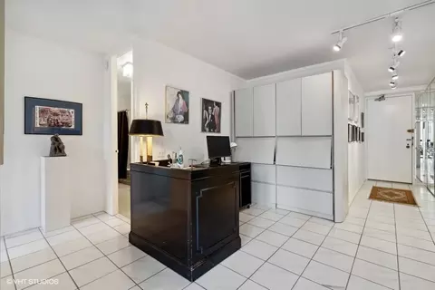 200 E Delaware Pl #18E, Chicago, IL 60611 photo 13