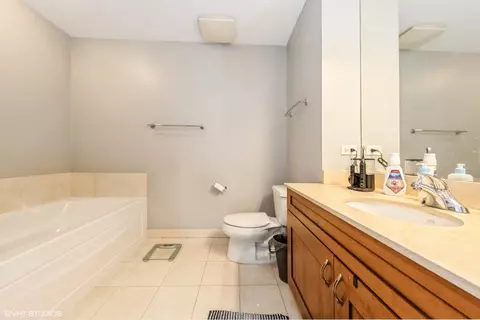 160 E Illinois St #1905, Chicago, IL 60611 photo 7