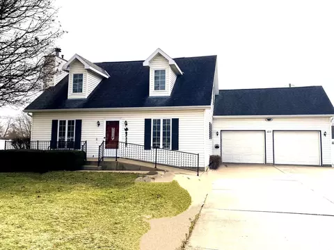 1013 W 4th St, Spring Valley, IL 61362