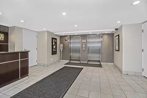 71 E Division St #1805, Chicago, IL 60610 photo 4
