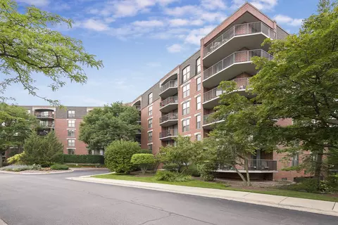 509 Aurora Ave #311, Naperville, IL 60540