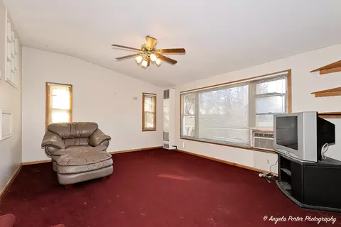Living - 35882 N Hunt Ave, Ingleside, IL 60041 photo 4 of 5