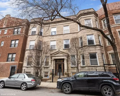 816 W Cuyler Ave #3W, Chicago, IL 60613