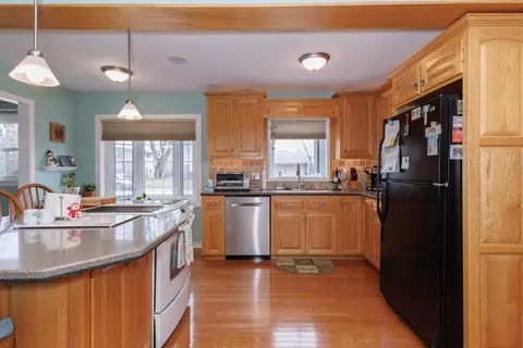 305 Granada Rd, Bloomington, IL 61701 photo 8
