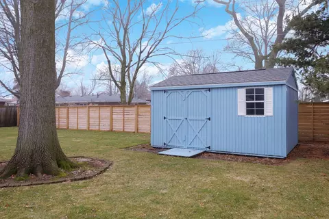 305 Granada Rd, Bloomington, IL 61701 photo 31