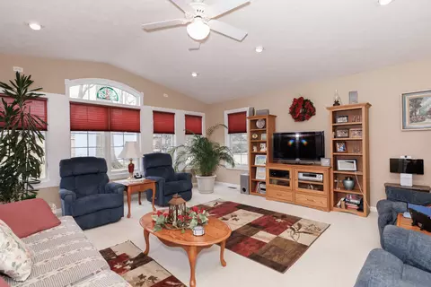 305 Granada Rd, Bloomington, IL 61701 photo 17