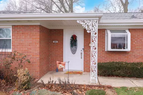 305 Granada Rd, Bloomington, IL 61701 photo 33