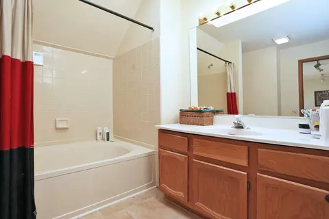 4548 N Sapphire Dr, Hoffman Estates, IL 60192 photo 13