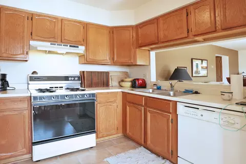 4548 N Sapphire Dr, Hoffman Estates, IL 60192 photo 5