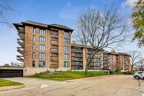 3851 Mission Hills Rd #W303, Northbrook, IL 60062