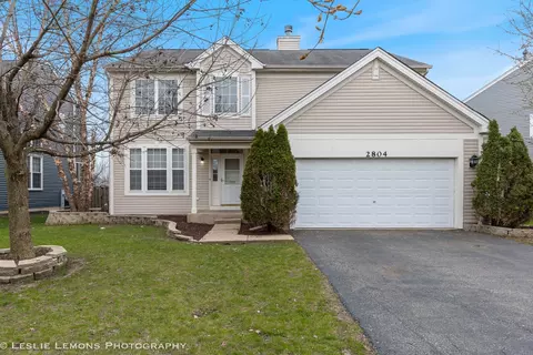 2804 Rosehall Ln, Aurora, IL 60503
