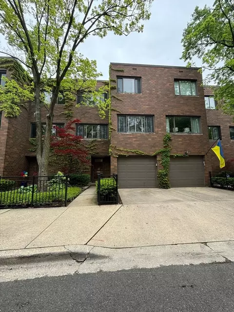 1711 N Vine St, Chicago, IL 60614