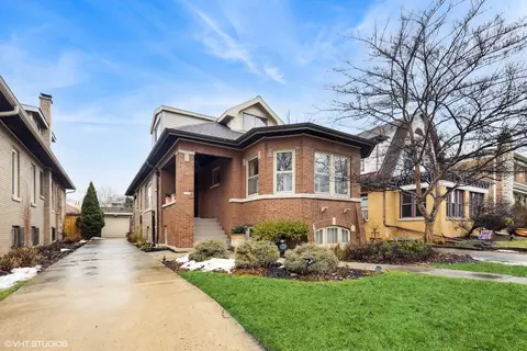 1125 Edmer Ave, Oak Park, IL 60302