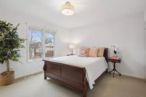 Bedroom - 399 Madison Ave, Glencoe, IL 60022 photo 4 of 6