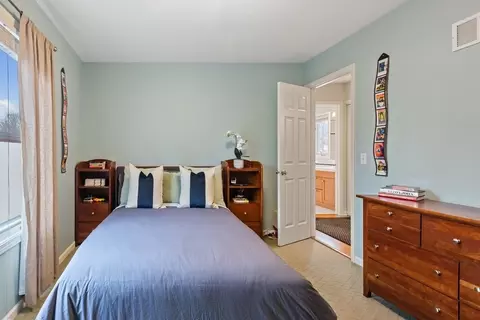 Bedroom - 399 Madison Ave, Glencoe, IL 60022 photo 5 of 6