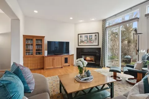 Living - 399 Madison Ave, Glencoe, IL 60022 photo 4 of 10