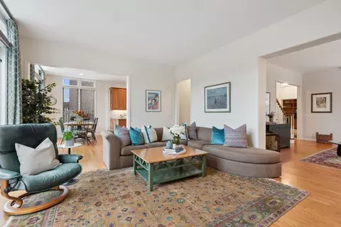 Living - 399 Madison Ave, Glencoe, IL 60022 photo 8 of 10