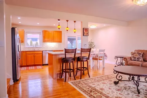 7732 W 83rd St, Bridgeview, IL 60455 photo 4