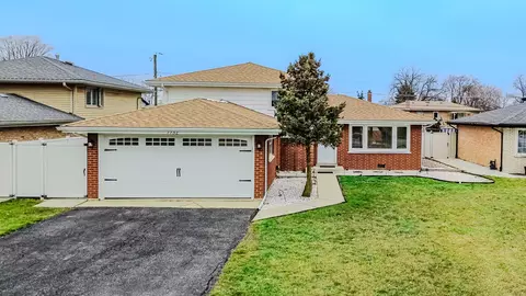 7732 W 83rd St, Bridgeview, IL 60455