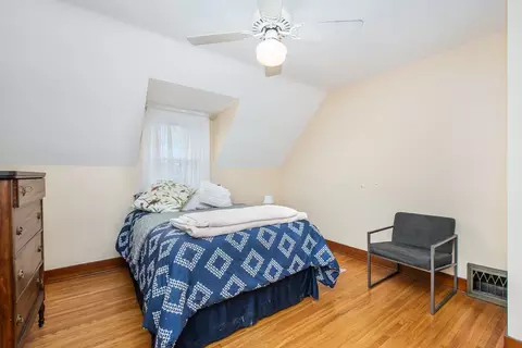 Bedroom - 406 Wabash St, Elgin, IL 60123 photo 1 of 4