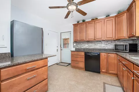Kitchen - 406 Wabash St, Elgin, IL 60123 photo 2 of 4