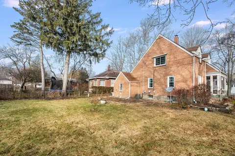 Exterior - 406 Wabash St, Elgin, IL 60123 photo 5 of 8