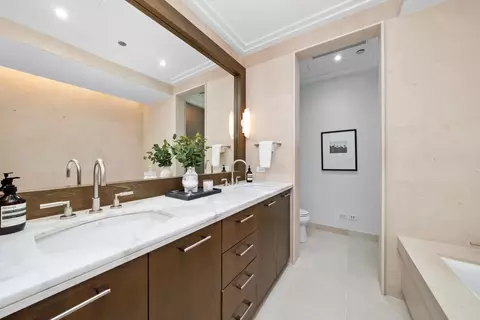 Bath - 159 E Walton Pl #12C, Chicago, IL 60611 photo 2 of 6