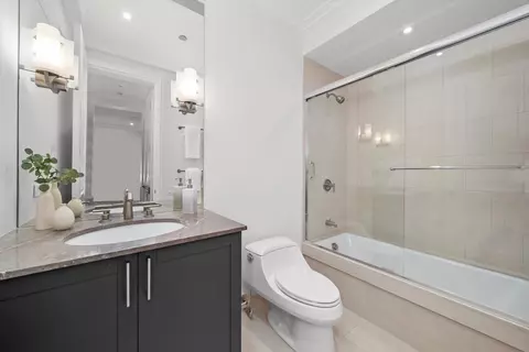 Bath - 159 E Walton Pl #12C, Chicago, IL 60611 photo 4 of 6