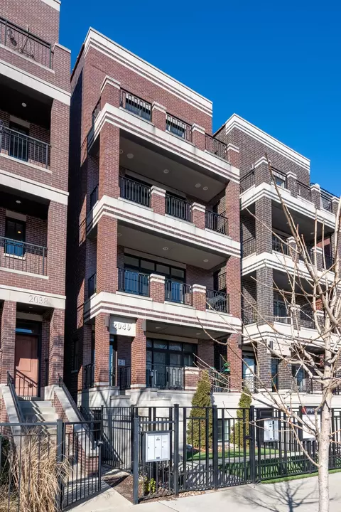 2040 N Burling St #3, Chicago, IL 60614