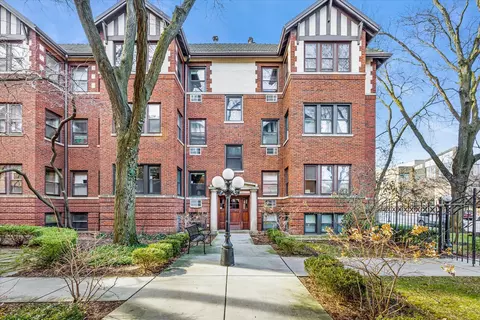 825 Lake St #1S, Oak Park, IL 60301