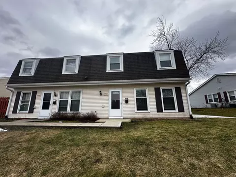 1996 Hastings Dr, Hoffman Estates, IL 60169