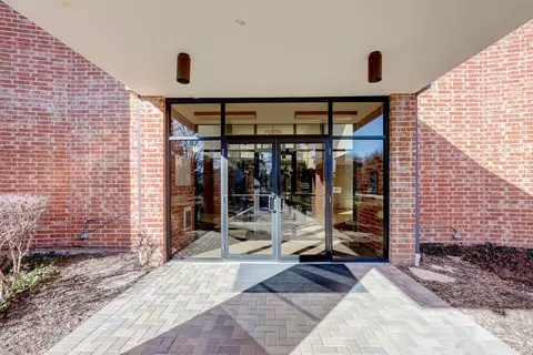 1515 E Central Rd #160B, Arlington Heights, IL 60005