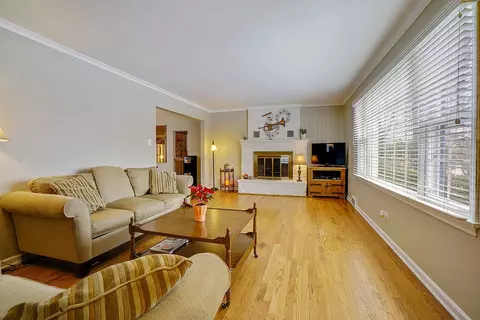 3220 Techny Rd, Northbrook, IL 60062 photo 3