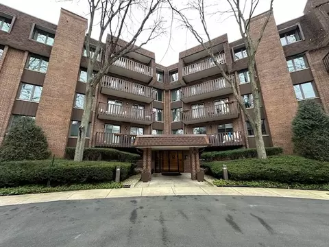 1125 Lake Cook Rd #203E, Northbrook, IL 60062