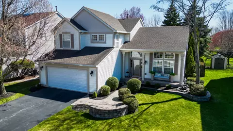 2588 Whitehall Ln, Naperville, IL 60564