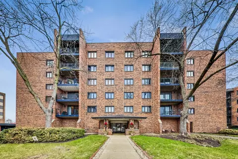 9386 Landings Ln #103, Des Plaines, IL 60016