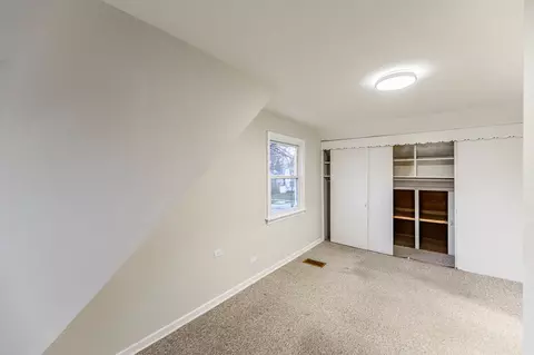 325 Harding Ave, Des Plaines, IL 60016 photo 10