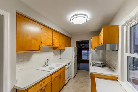 325 Harding Ave, Des Plaines, IL 60016 photo 5