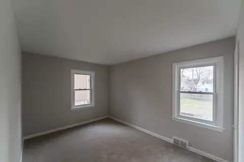 325 Harding Ave, Des Plaines, IL 60016 photo 7