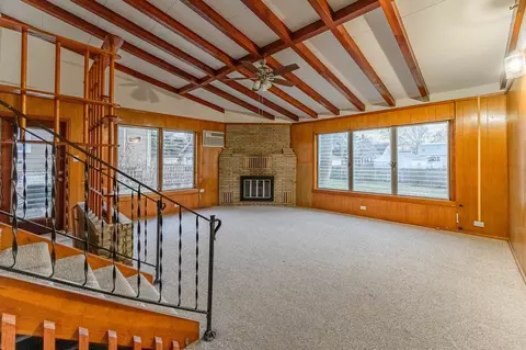 325 Harding Ave, Des Plaines, IL 60016 photo 2