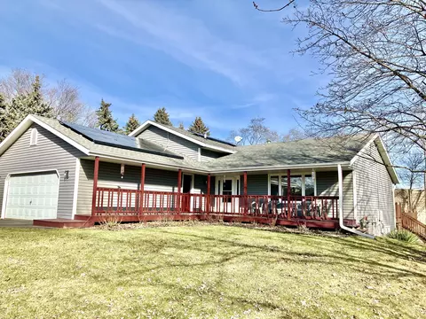 684 Tower Dr, Rockford, IL 61108