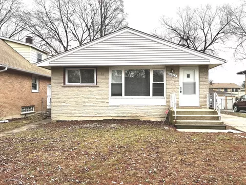 16925 Briargate Dr, Country Club Hills, IL 60478