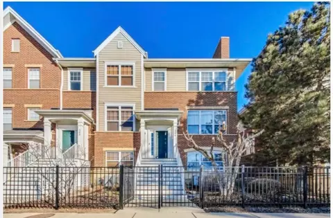 384 W Wood St, Palatine, IL 60067