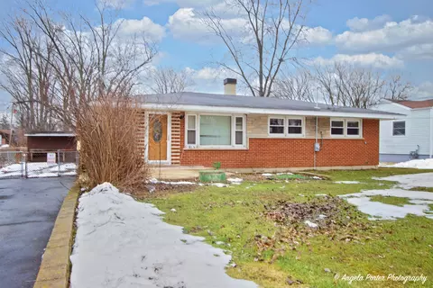 Exterior - 5408 Circle Dr, Mchenry, IL 60050 photo 2 of 3