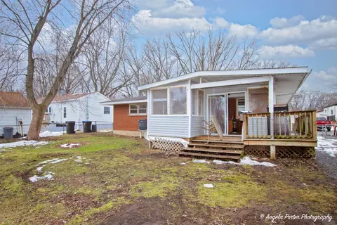 Exterior - 5408 Circle Dr, Mchenry, IL 60050 photo 3 of 3