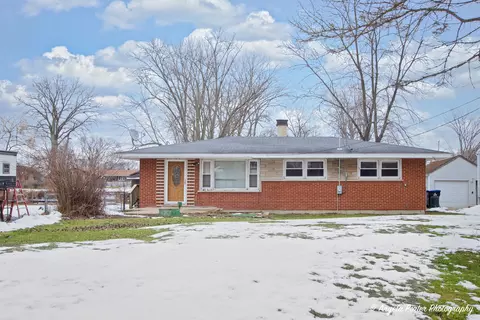5408 Circle Dr, Mchenry, IL 60050