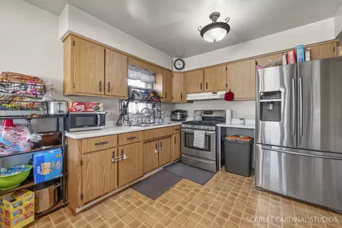 Kitchen - 1437 N Wolf Rd, Berkeley, IL 60163 photo 2 of 2